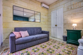 Authentic studio with Maltese Balcony in Bormla by 360 Estates